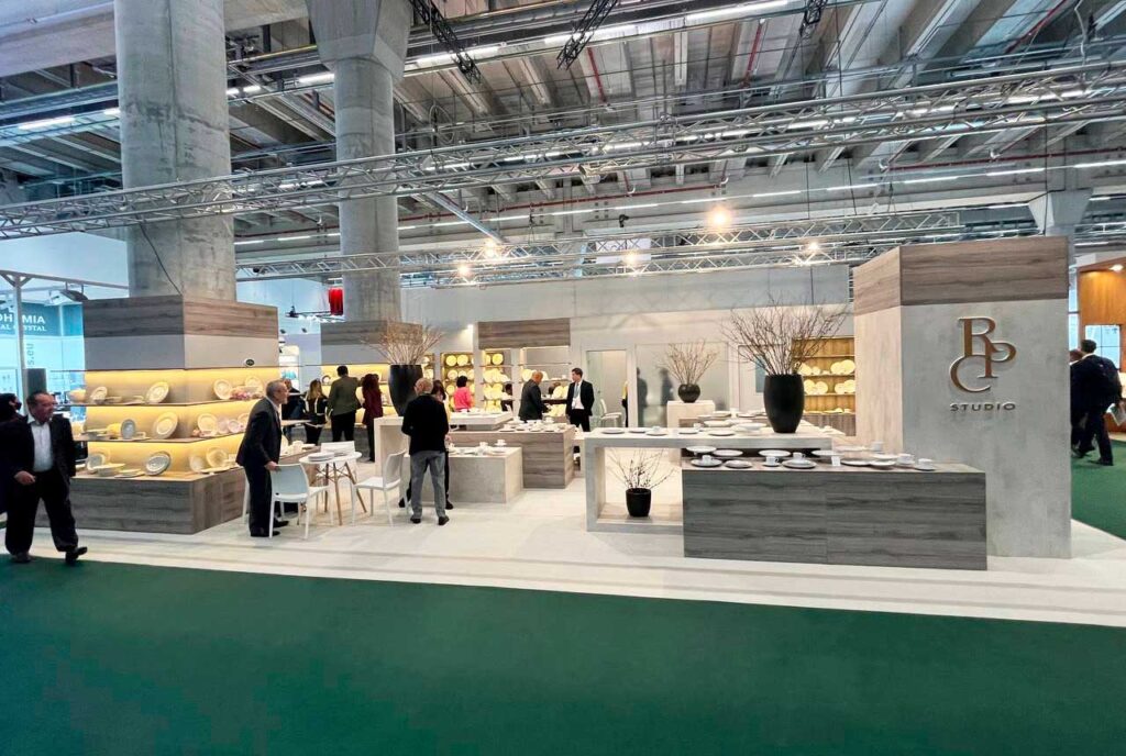 booth at the exhibition of tableware and ceramics