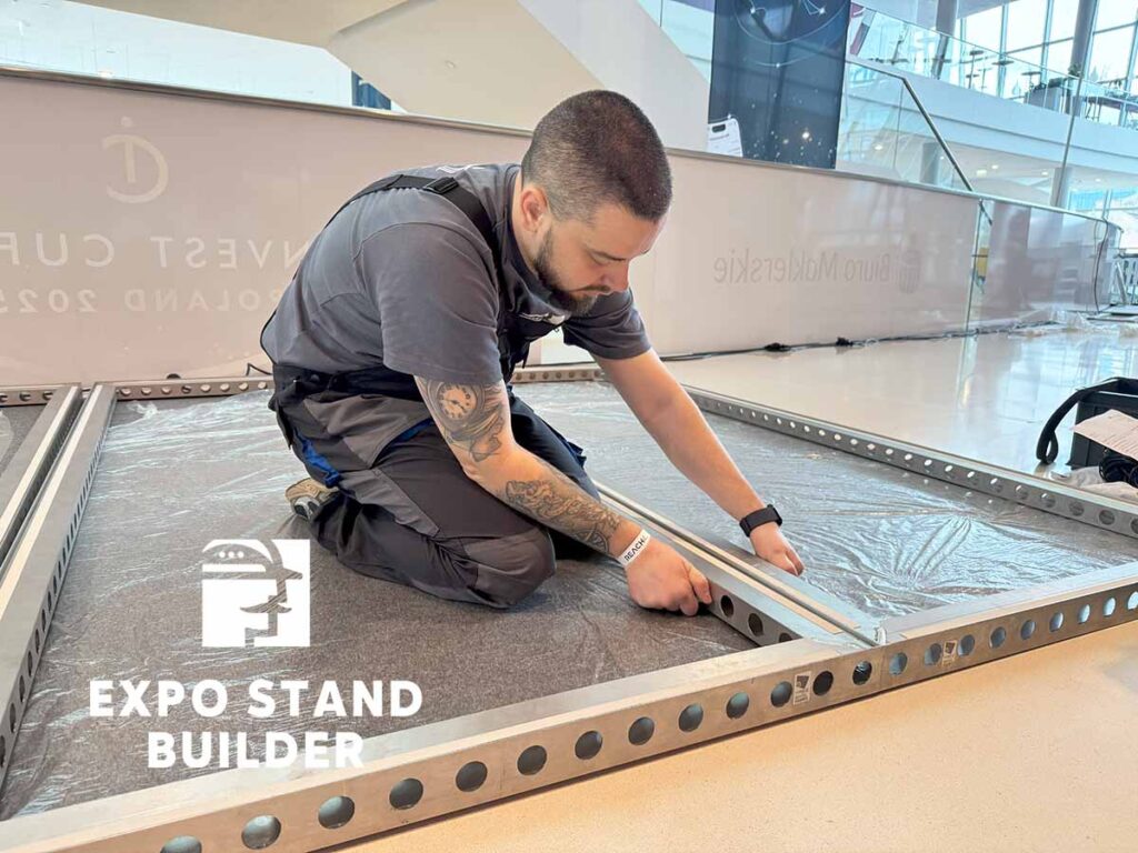 Construcción de stand en Cracovia 6