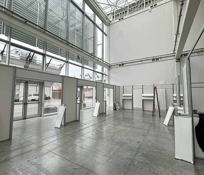 shell-scheme boothes at trade shows